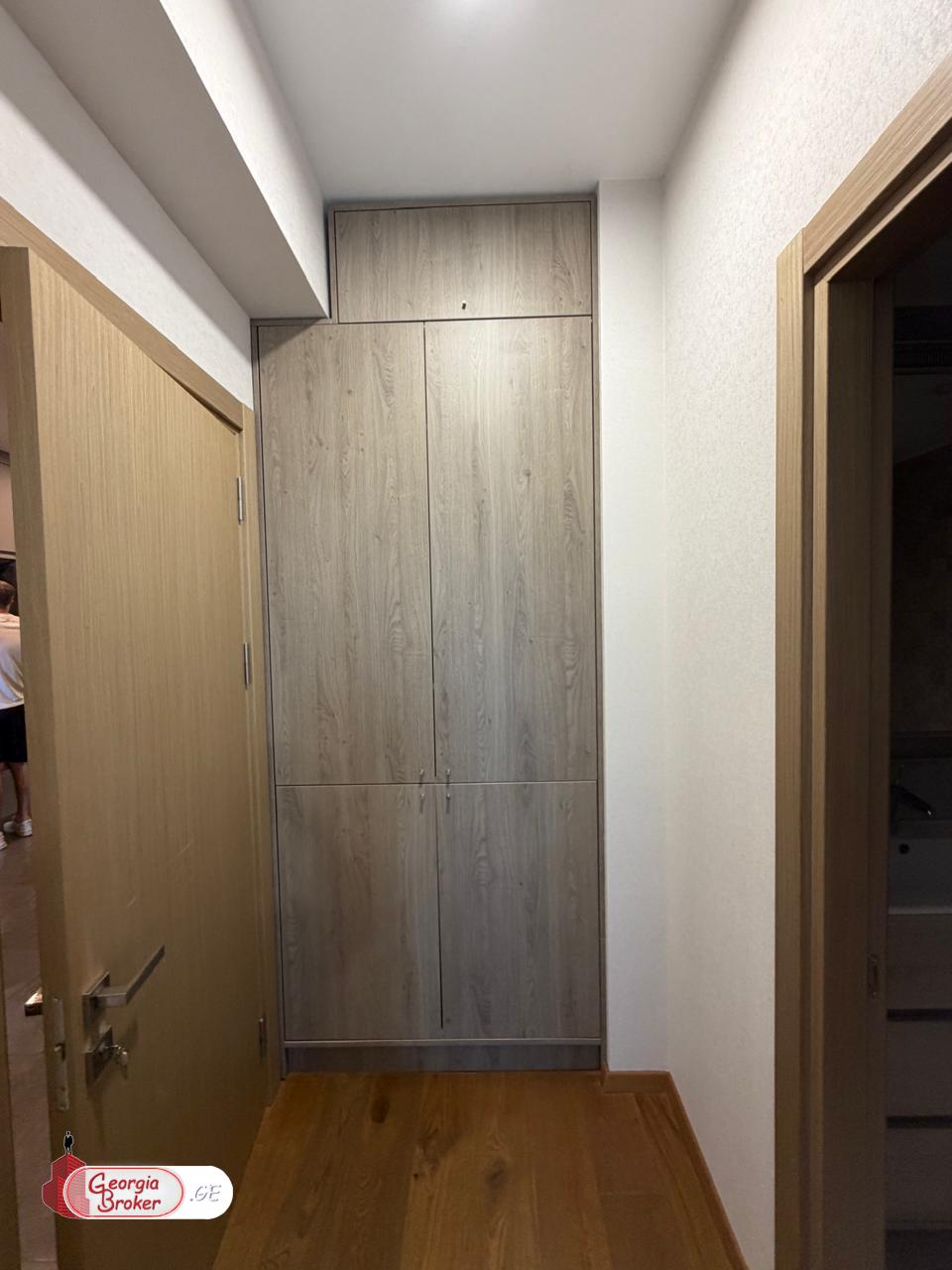 nearly repaired 5-room apartment for rent